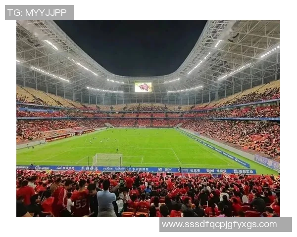 重庆公开足球场涌现足球明星盘点那些曾在此亮相的顶级球员